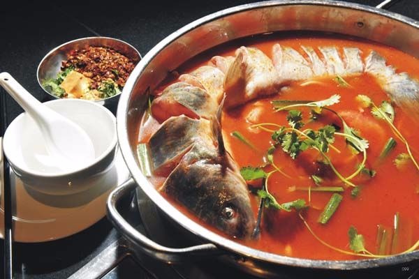 生态石锅鱼火锅